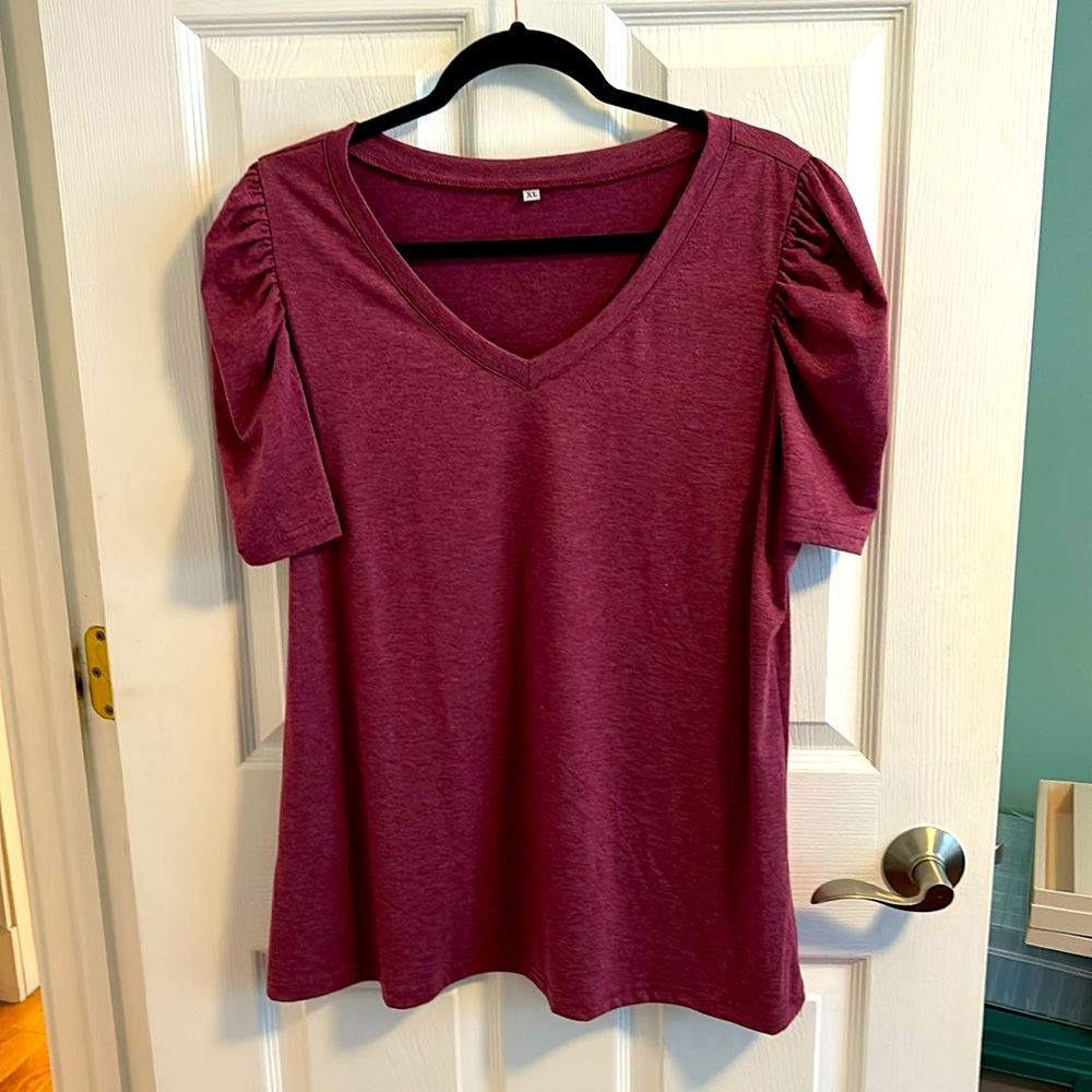 V-neck t-shirt
